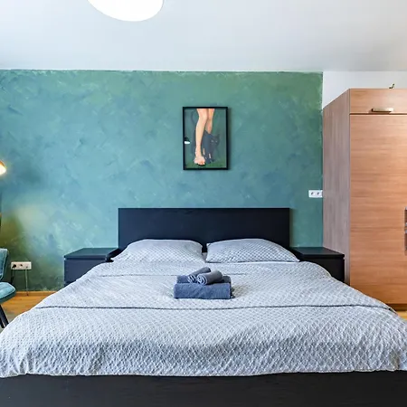 Апартаменты Elegant & Cozy Urban - Easy Center Access *