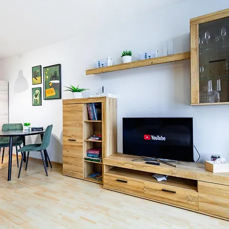 Elegant & Cozy Urban - Easy Center Access * 브라티슬라바