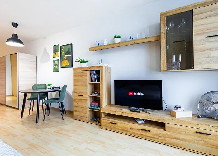 Elegant & Cozy Urban - Easy Center Access * 브라티슬라바