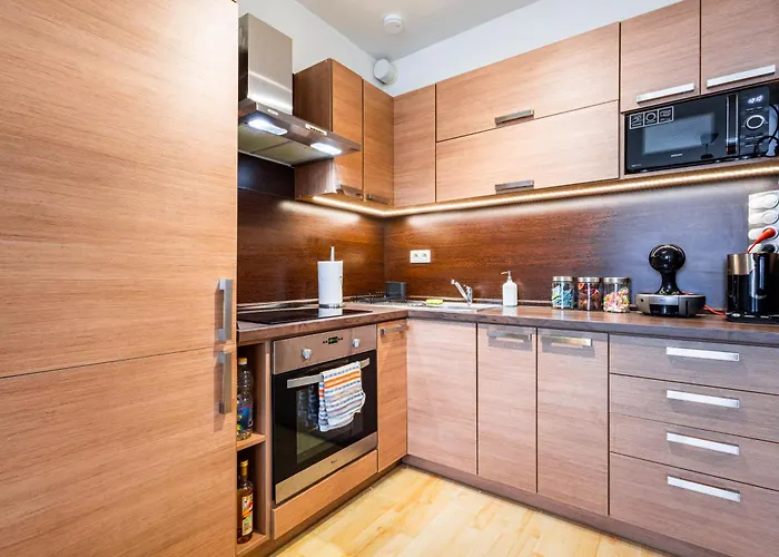 Elegant & Cozy Urban - Easy Center Access * 브라티슬라바