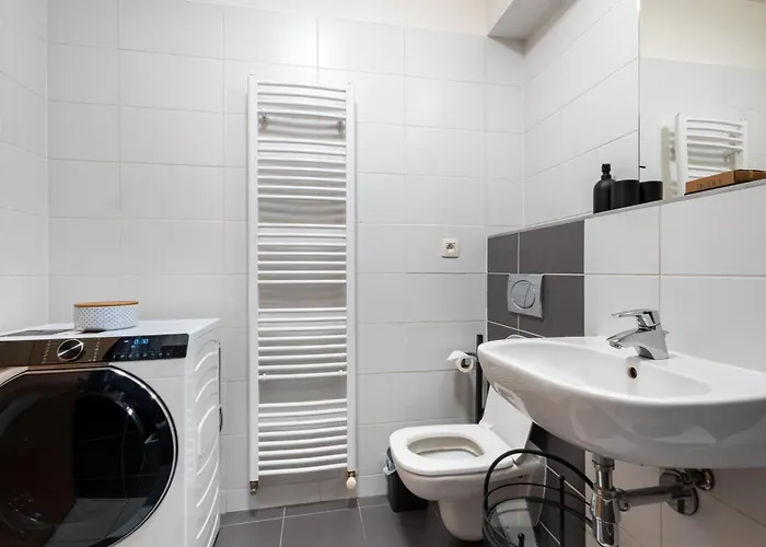 Elegant & Cozy Urban - Easy Center Access 아파트