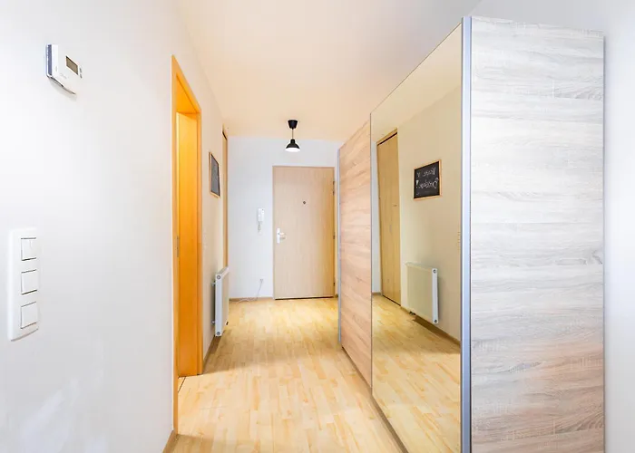 Elegant & Cozy Urban - Easy Center Access 브라티슬라바